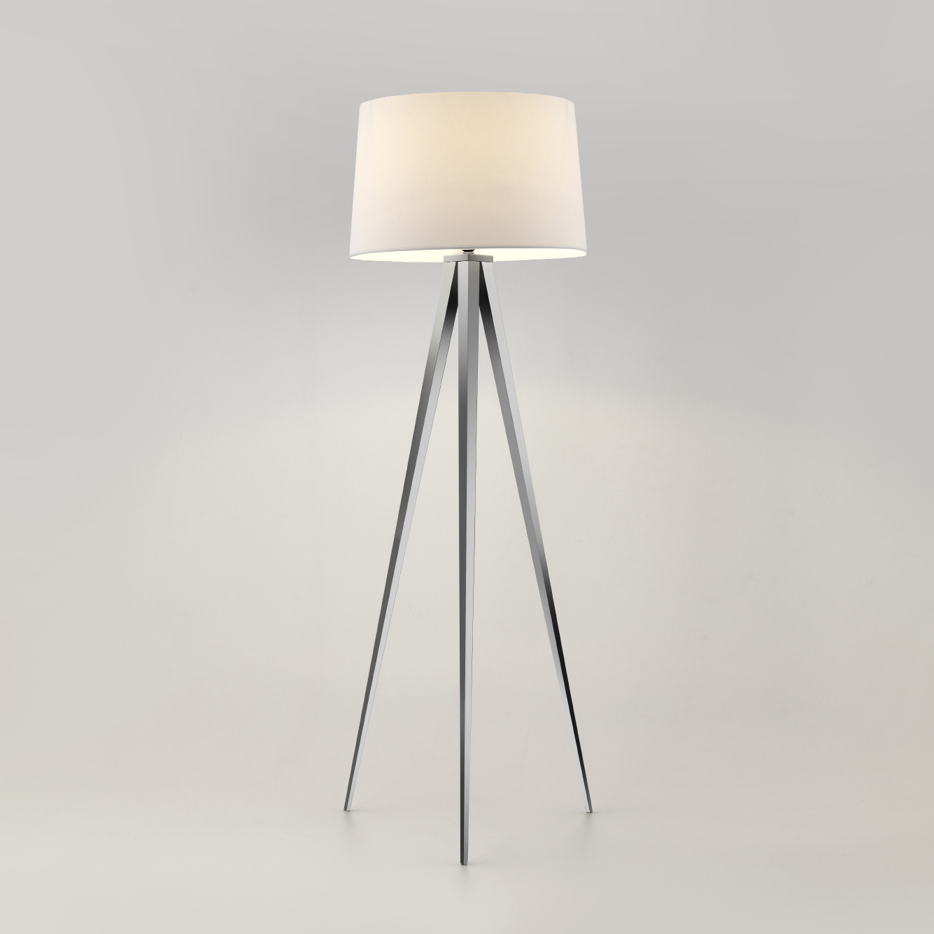 Tripod II lattiavalaisin