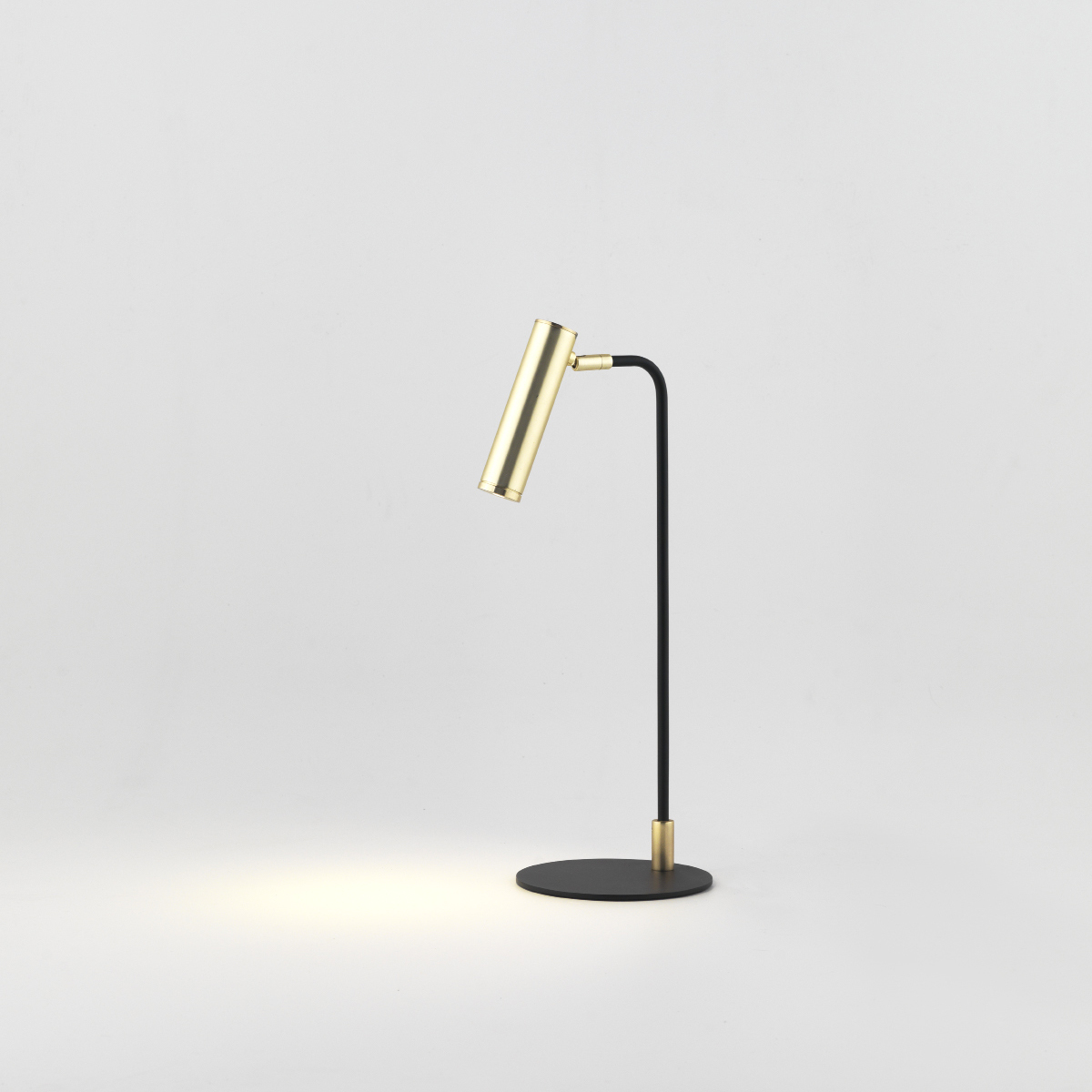 Maru pöytävalaisin