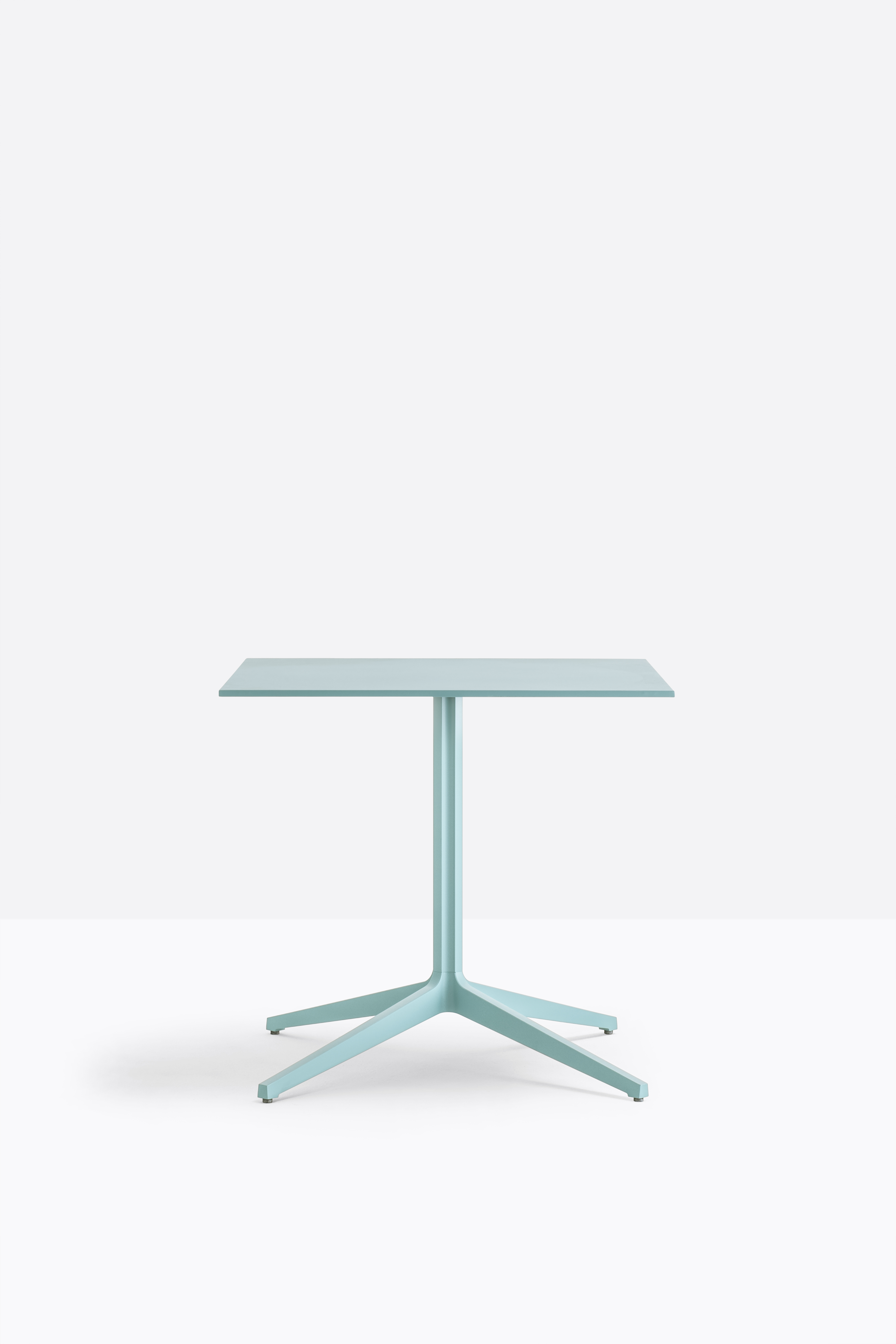 Ypsilon 4 4795 pöydänjalka