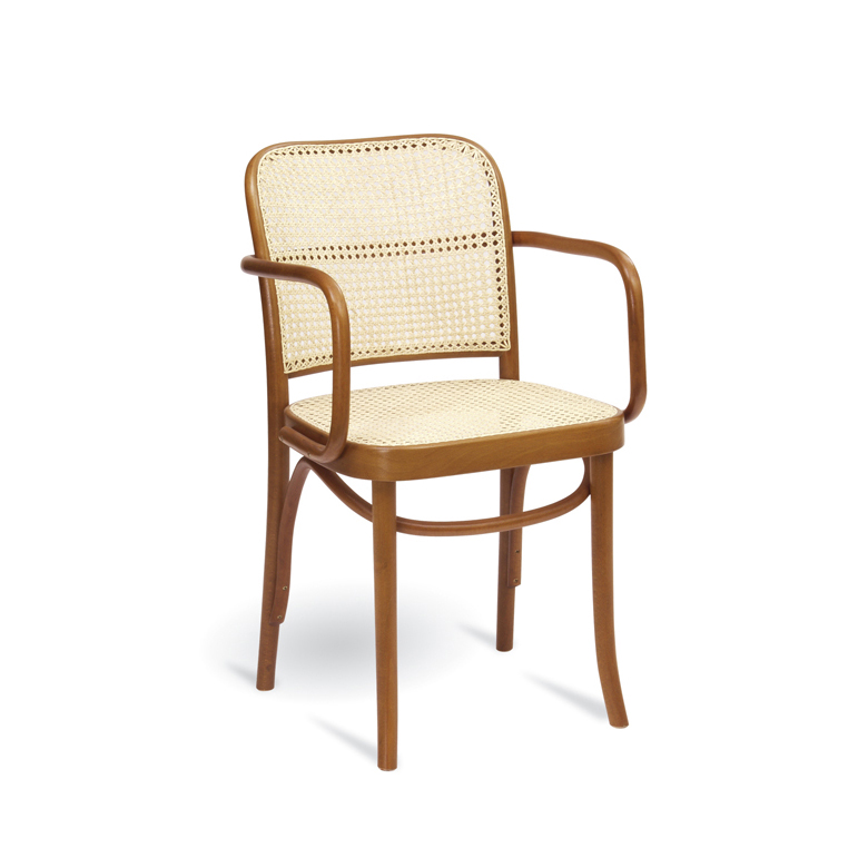 8110 käsinojallinen tuoli