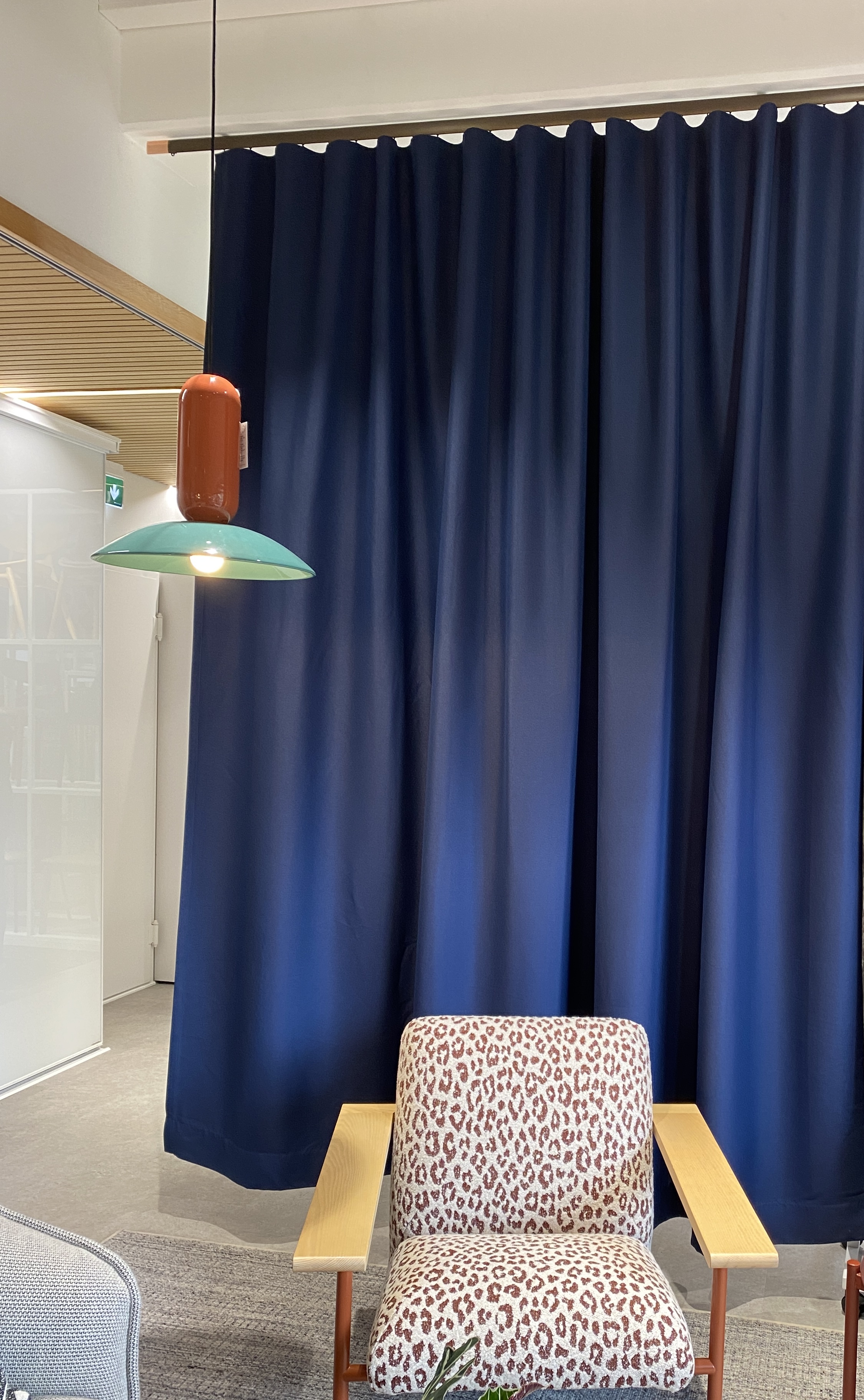 Decco Trench dimout-pimennysverho, sininen, tuplaleveä