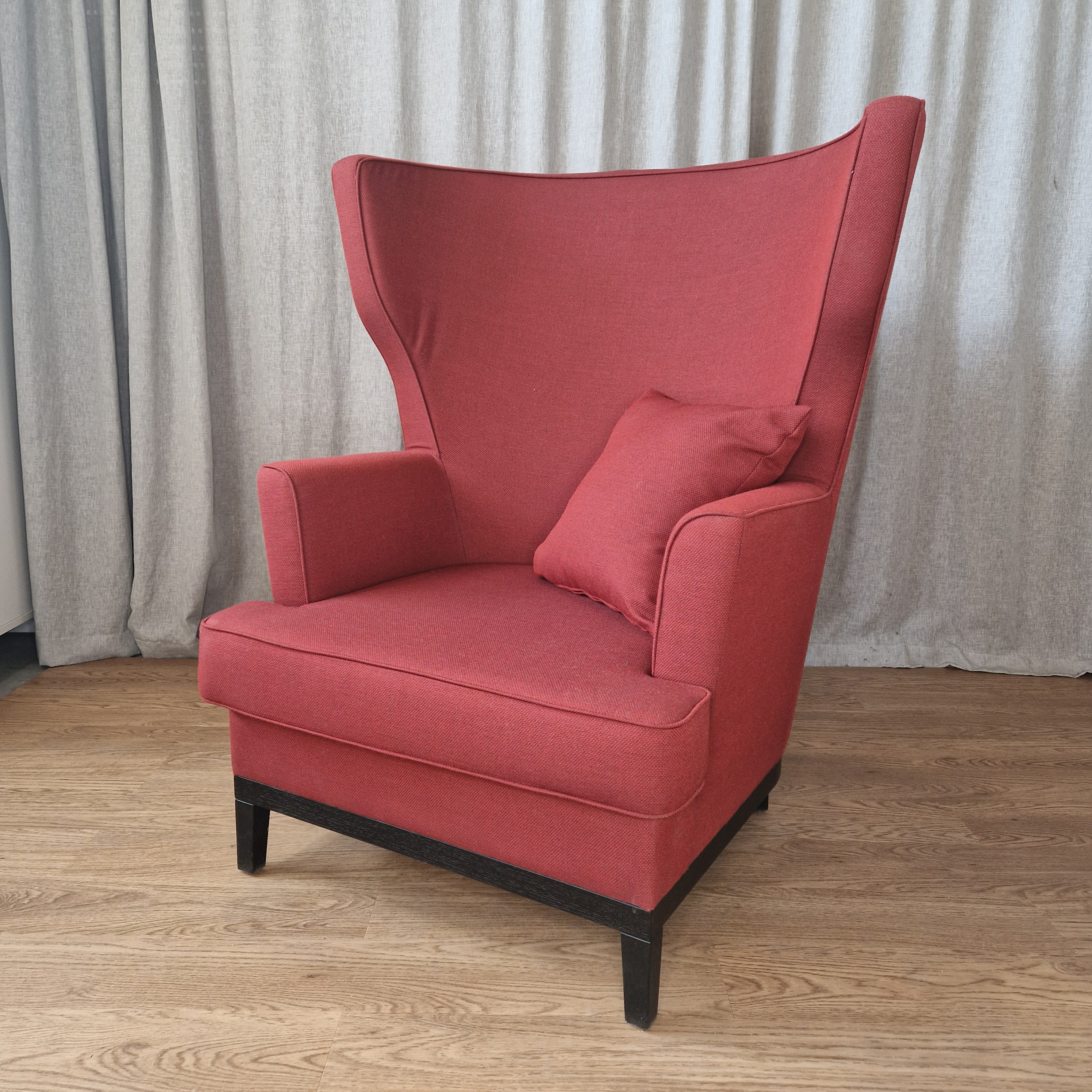 Dallas nojatuoli, punainen