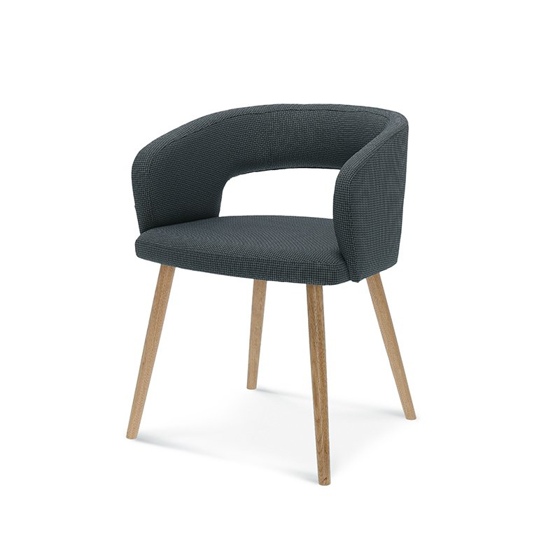 B-1523 käsinojallinen tuoli