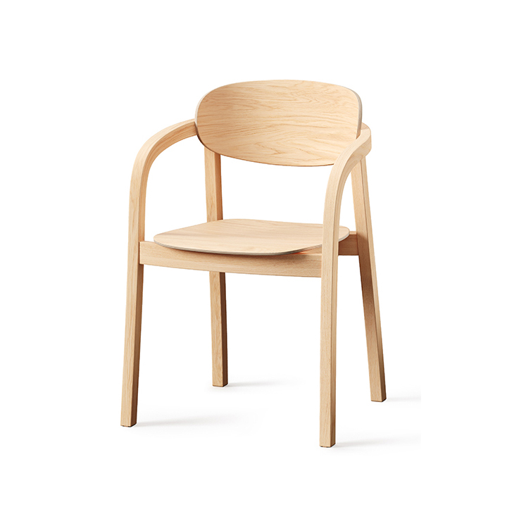 Linia B-2324 tuoli käsinojin