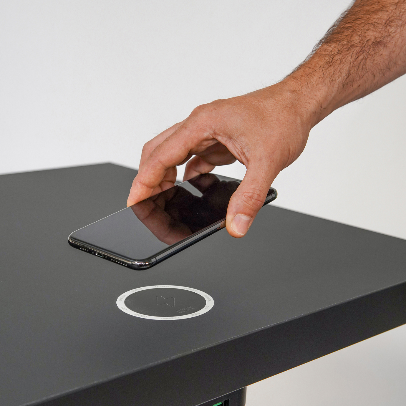 Ipan Ipan Flat Pack langaton latauspiste