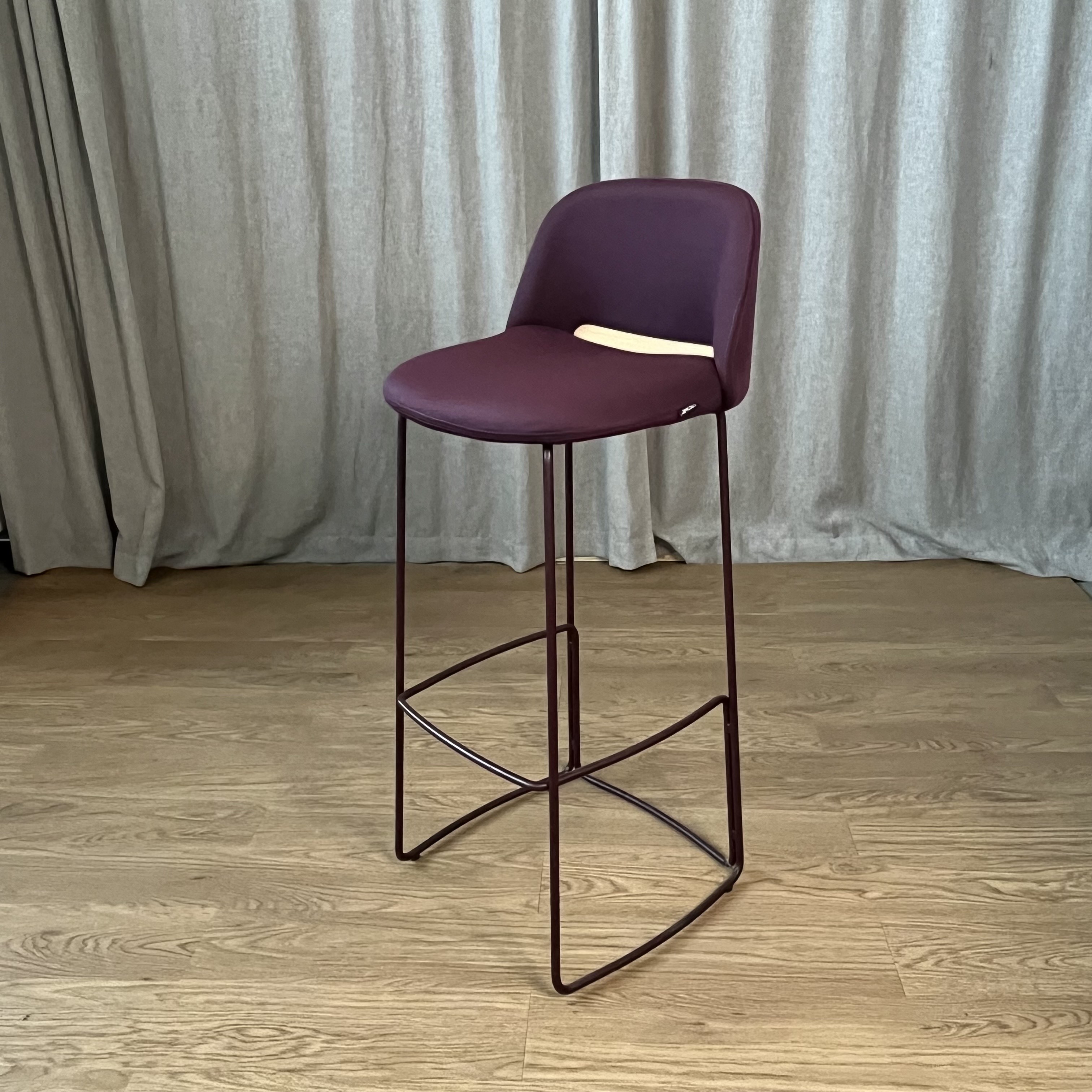 Capdell Nara baarituoli, luumunpunainen