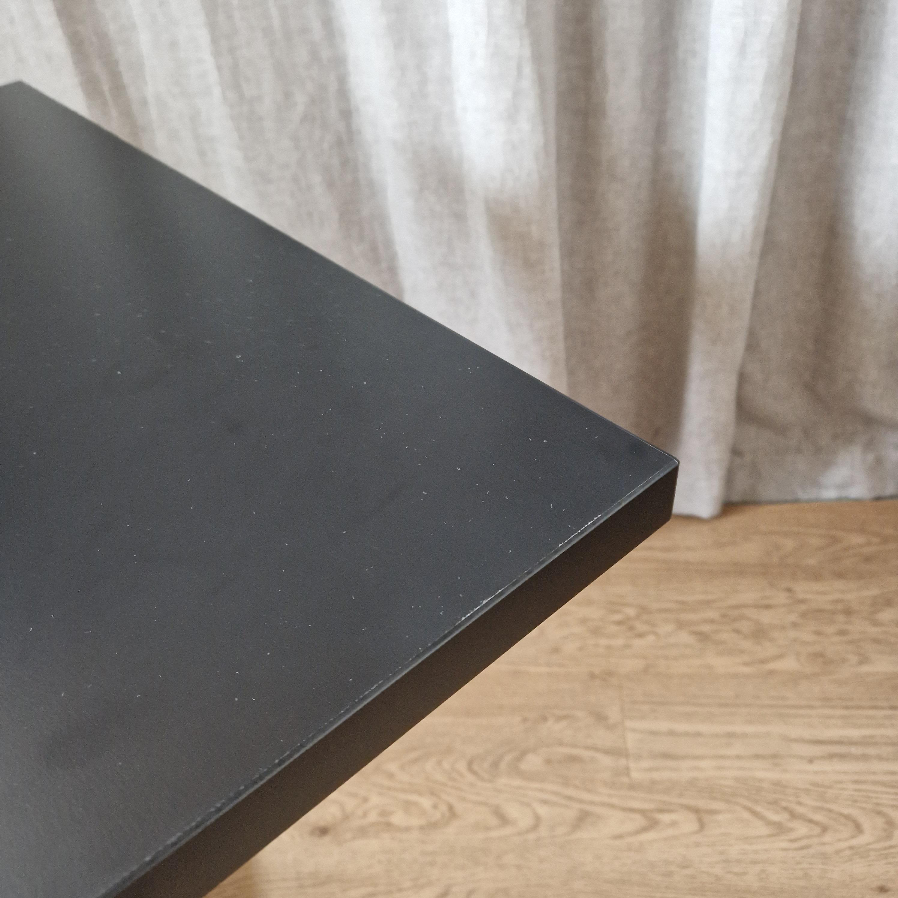 Musta laminaattikansi, 1390x690 mm, musta